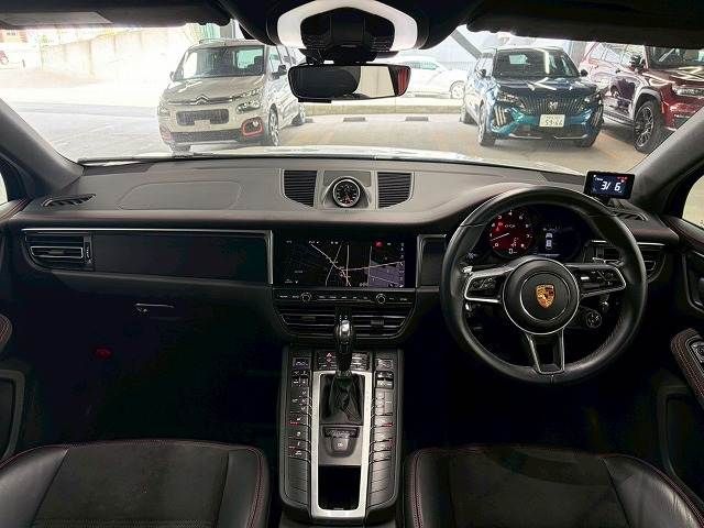 PORSCHE MACAN 2020 Image 31