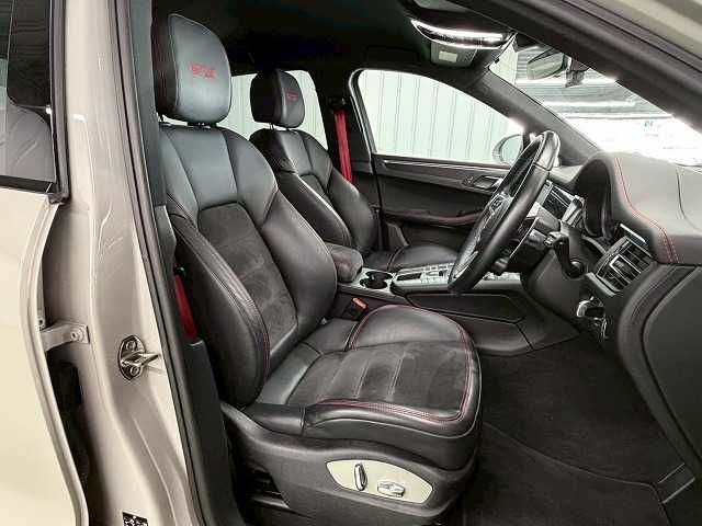 PORSCHE MACAN 2020 Image 31