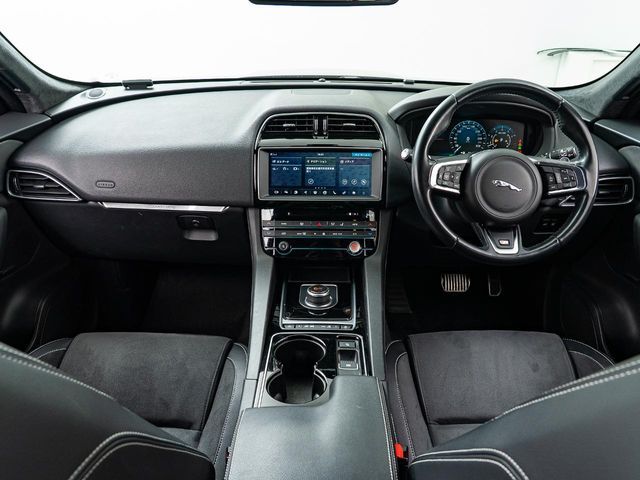 JAGUAR F-PACE 2017 Image 31