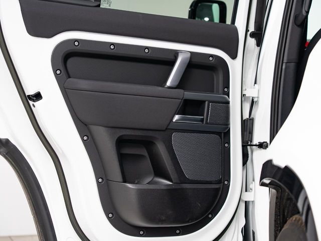 ROVER DEFENDER 2023 Image 31