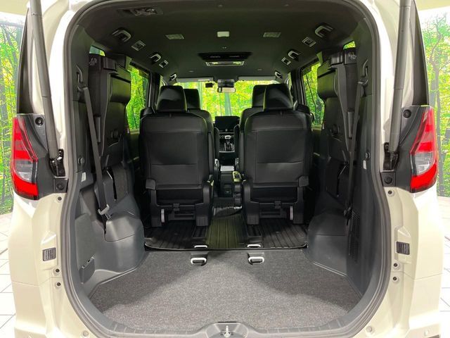 TOYOTA NOAH HYBRID 4WD 2024 Image 31