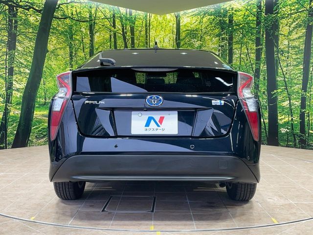 TOYOTA PRIUS 2017 Image 31