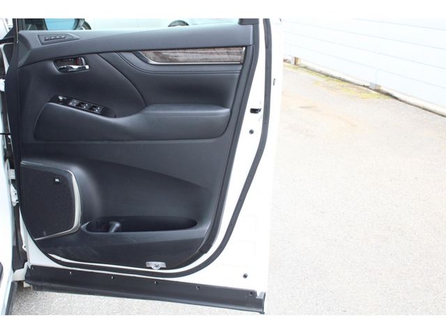 TOYOTA VELLFIRE  HYBRID 4WD 2020 Image 31