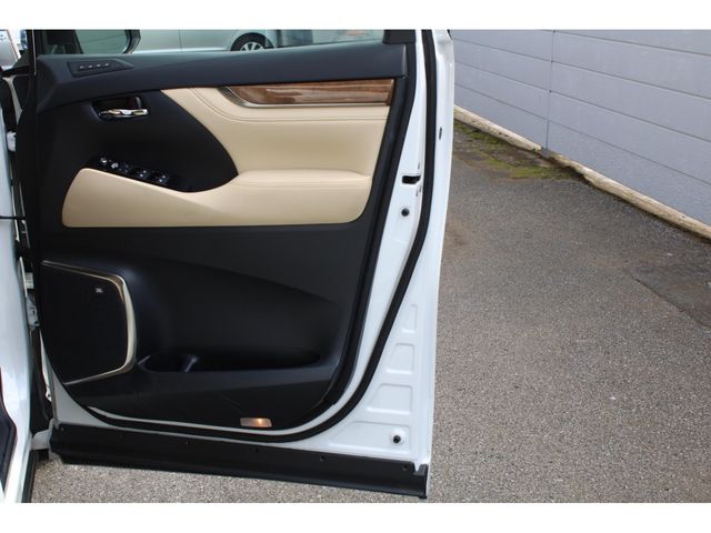 TOYOTA ALPHARD 2016 Image 31