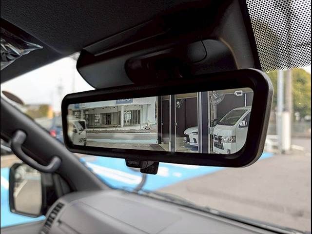 TOYOTA HIACE VAN 2WD 2025 Image 31