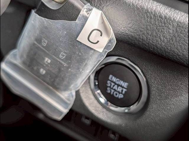 TOYOTA HIACE VAN 2WD 2025 Image 31