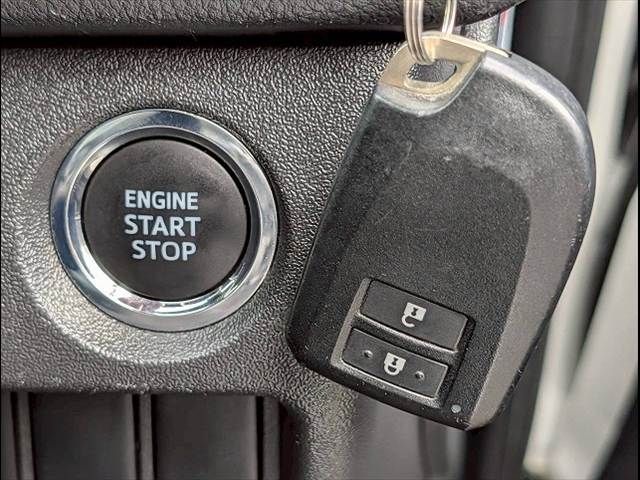 TOYOTA HIACE VAN 2WD 2021 Image 31