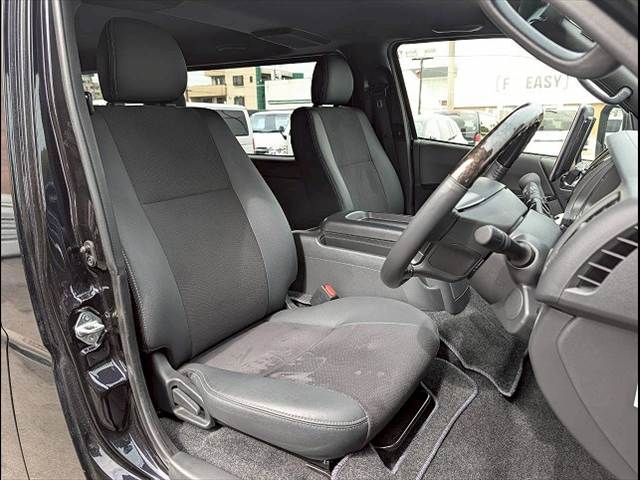 TOYOTA HIACE VAN 2WD 2024 Image 31