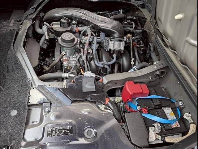 TOYOTA HIACE VAN 2WD 2024 Image 31