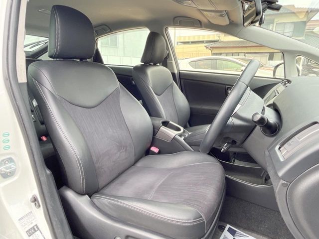 TOYOTA PRIUS 2013 Image 31