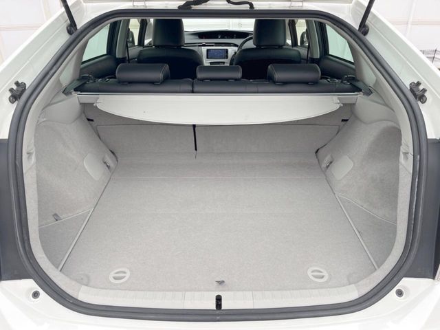 TOYOTA PRIUS 2013 Image 31