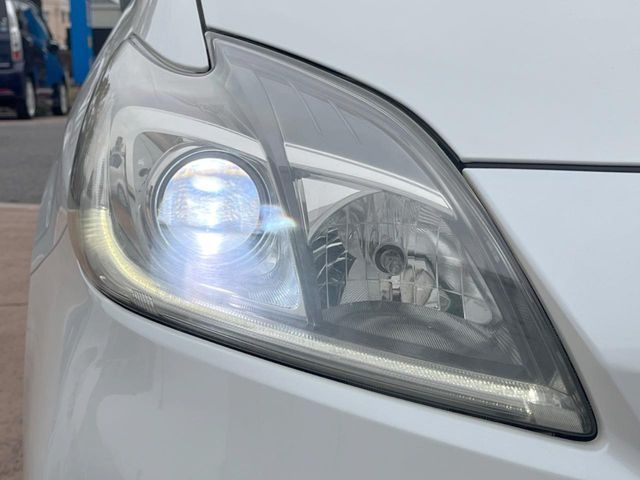 TOYOTA PRIUS 2013 Image 31