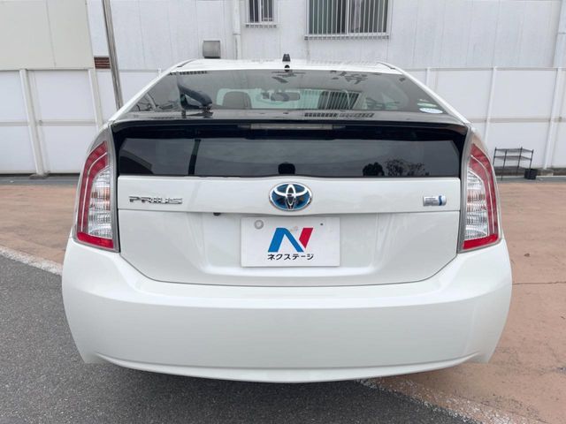 TOYOTA PRIUS 2013 Image 31