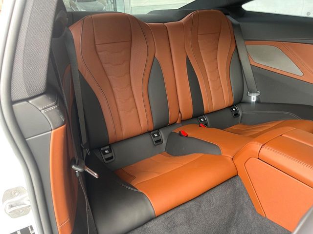 BMW 8SERIES 2019 Image 31