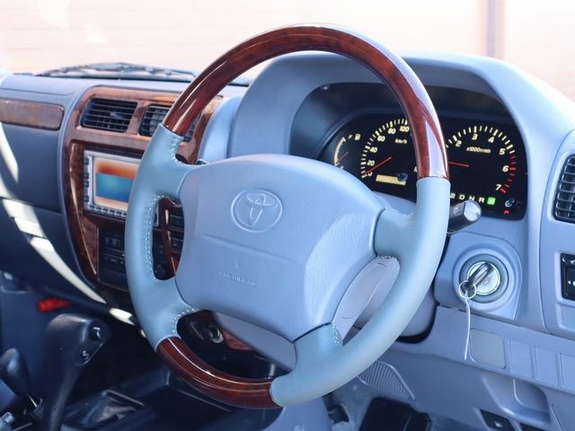 TOYOTA LANDCRUISER PRADO 2000 Image 31