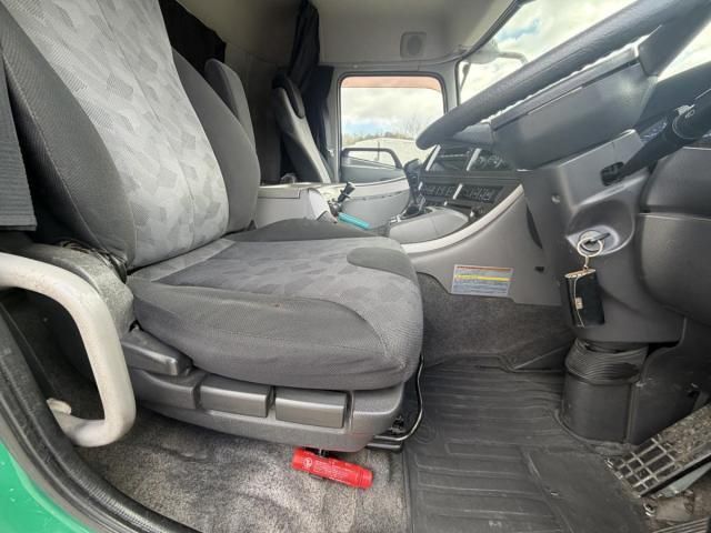 NISSAN DIESEL QUON 2013 Image 31