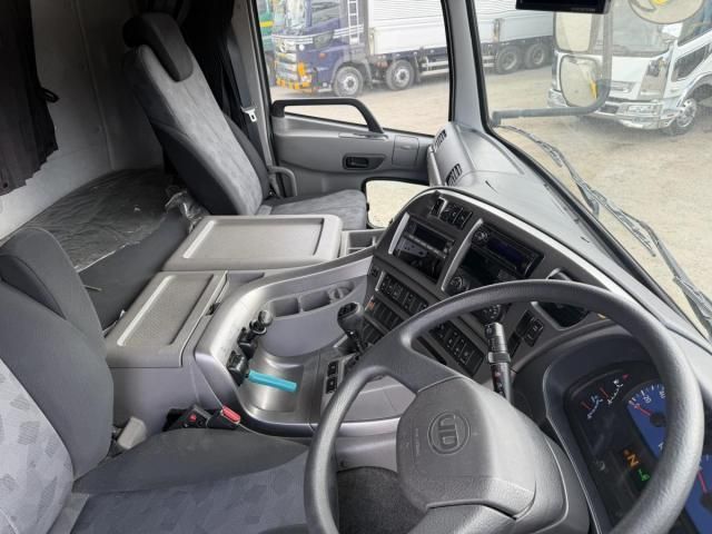 NISSAN DIESEL QUON 2013 Image 31