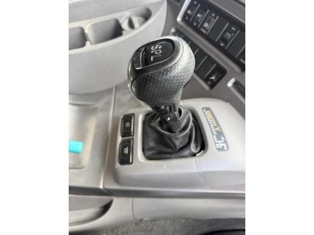 NISSAN DIESEL QUON 2013 Image 31