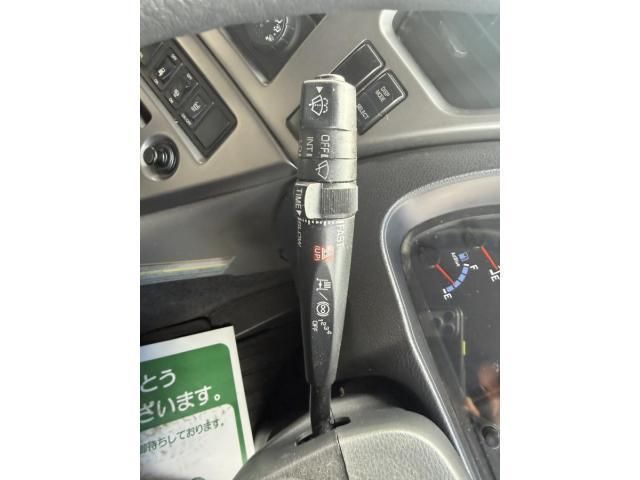 NISSAN DIESEL QUON 2013 Image 31