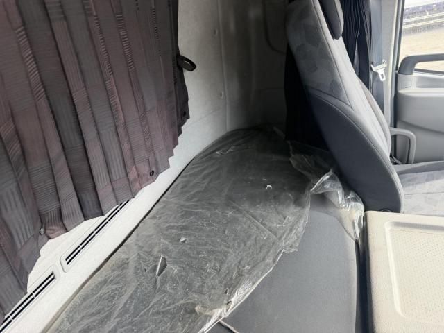 NISSAN DIESEL QUON 2013 Image 31