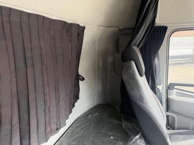 NISSAN DIESEL QUON 2013 Image 31