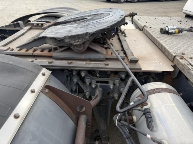 NISSAN DIESEL QUON 2013 Image 31