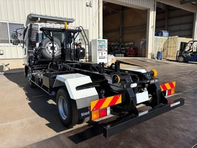 MITSUBISHI FUSOU FIGHTER 2025 Image 31