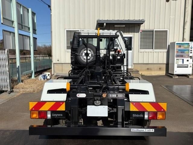 MITSUBISHI FUSOU FIGHTER 2025 Image 31