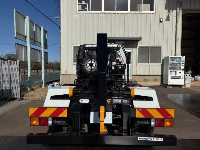 MITSUBISHI FUSOU FIGHTER 2025 Image 31