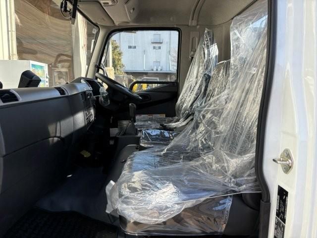 MITSUBISHI FUSOU FIGHTER 2025 Image 31