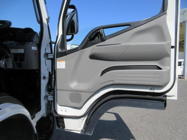 MITSUBISHI CANTER 2020 Image 31