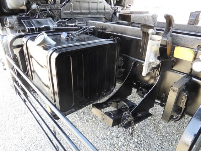 NISSAN DIESEL QUON 2013 Image 31