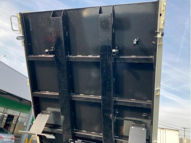 MITSUBISHI CANTER 2025 Image 31