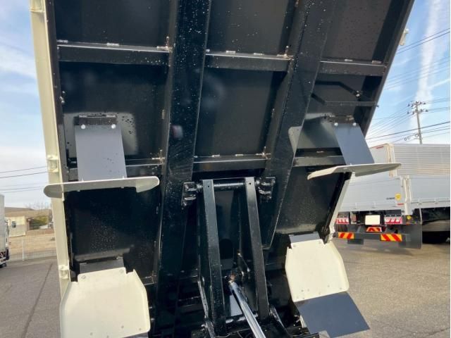 MITSUBISHI CANTER 2025 Image 31