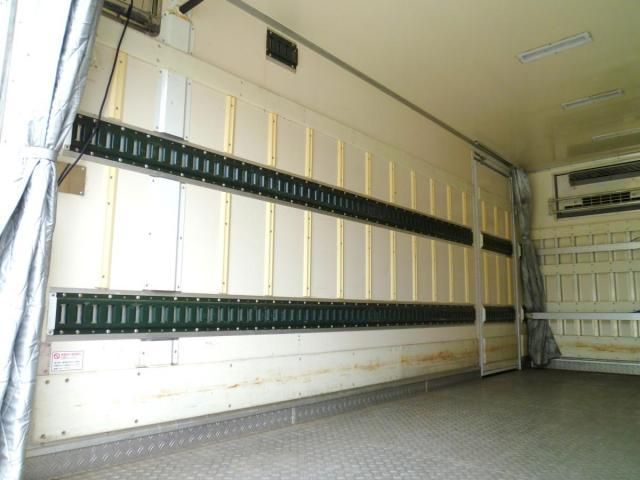 HINO DUTRO 2018 Image 31