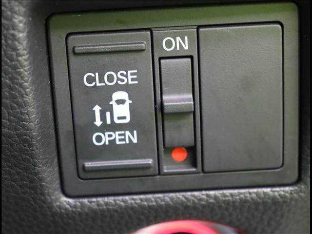 HONDA N BOX CUSTOM 2023 Image 31