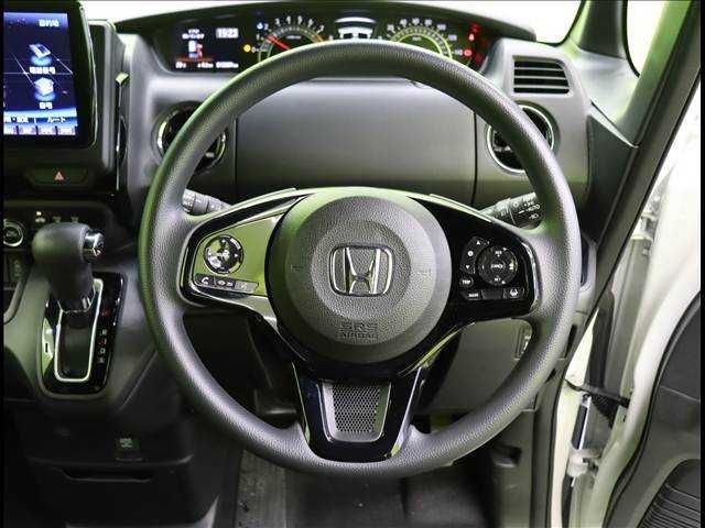 HONDA N BOX CUSTOM 2023 Image 31