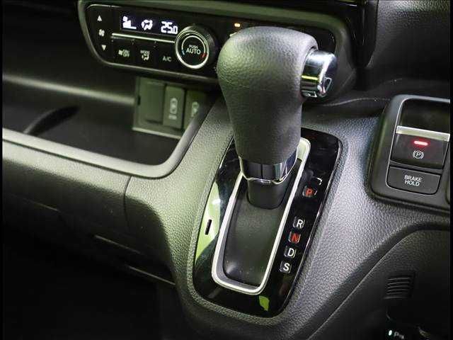 HONDA N BOX CUSTOM 2023 Image 31