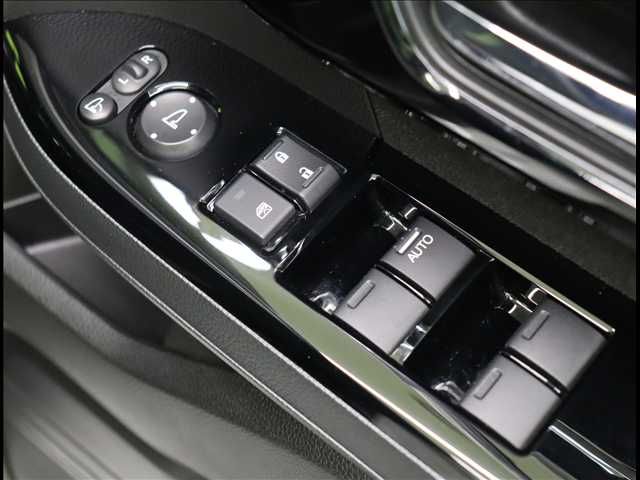 HONDA N BOX CUSTOM 2023 Image 31