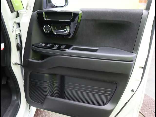 HONDA N BOX CUSTOM 2023 Image 31