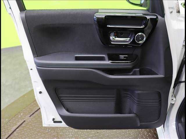 HONDA N BOX CUSTOM 2023 Image 31