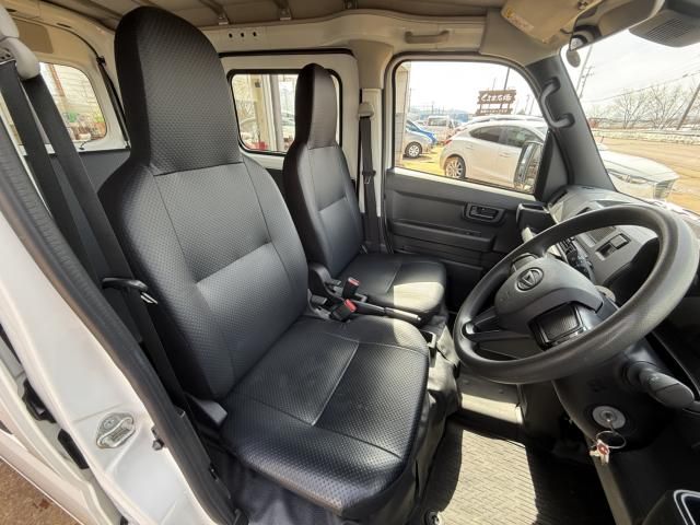 DAIHATSU HIJET CARGO 4WD 2023 Image 31