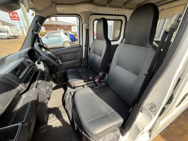 DAIHATSU HIJET CARGO 4WD 2023 Image 31