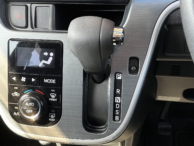 DAIHATSU MOVE CUSTOM 2015 Image 31