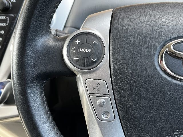 TOYOTA PRIUS ALPHA 2013 Image 31