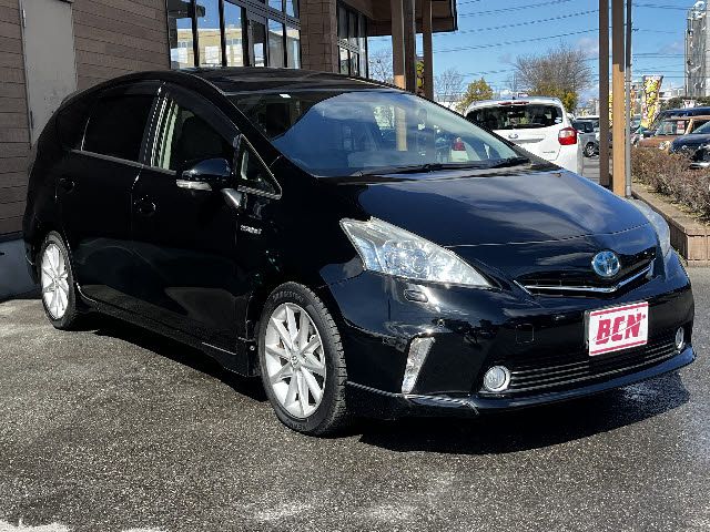 TOYOTA PRIUS ALPHA 2013 Image 31