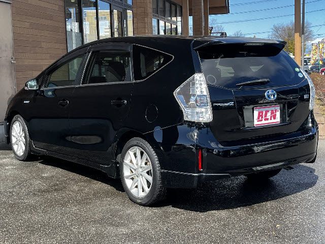 TOYOTA PRIUS ALPHA 2013 Image 31