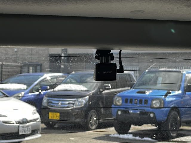 TOYOTA PRIUS ALPHA 2013 Image 31