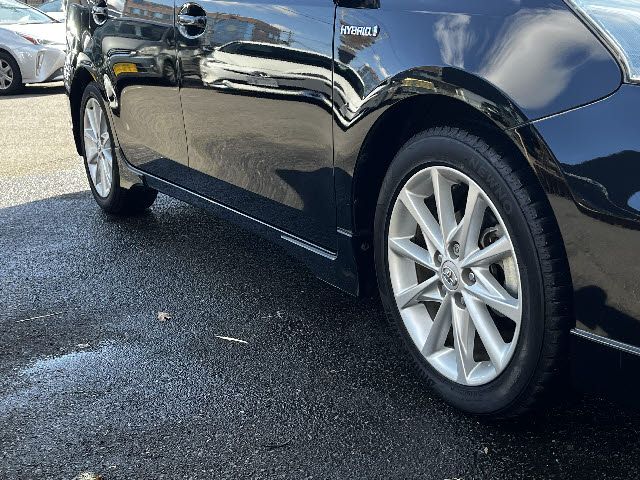 TOYOTA PRIUS ALPHA 2013 Image 31