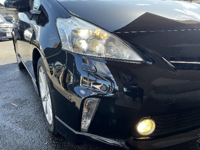 TOYOTA PRIUS ALPHA 2013 Image 31